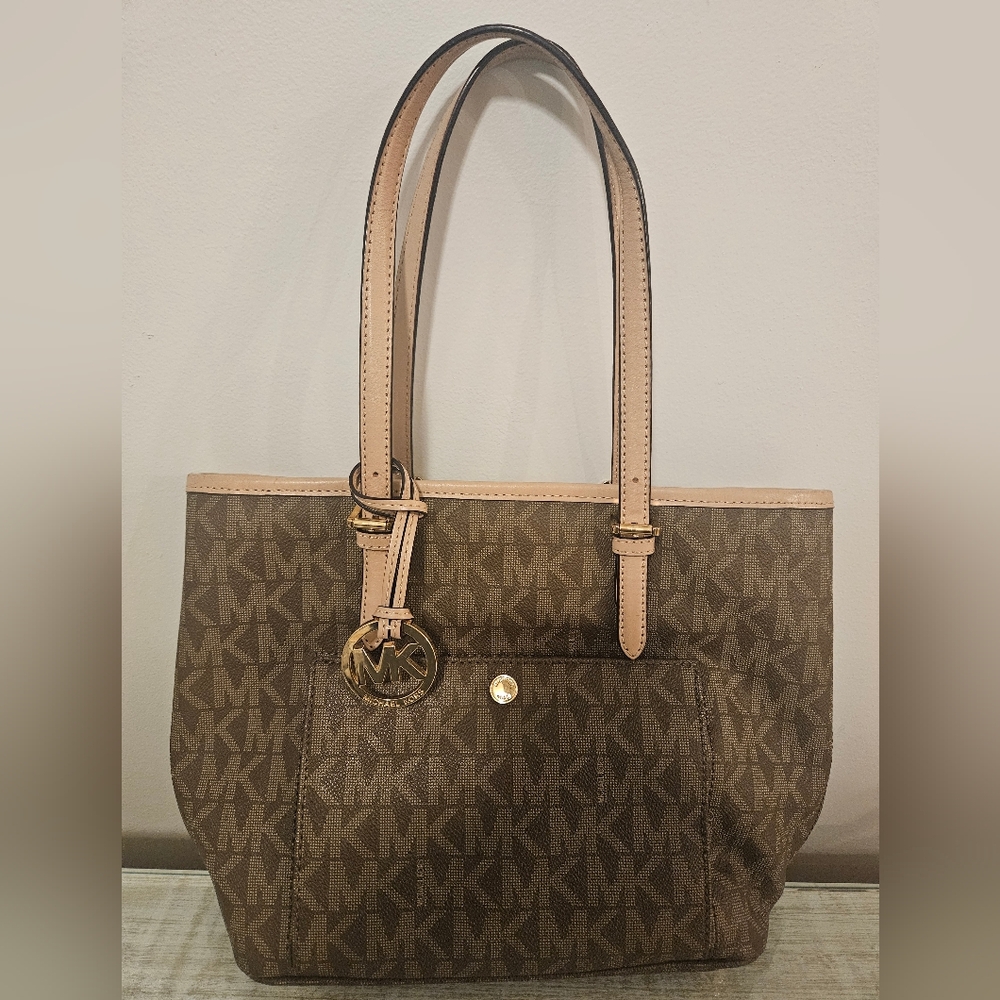 MICHAEL KORS JET SET TZ Mocha Leather Snap Pocket Tan Accent Med Tote Purse, NWT